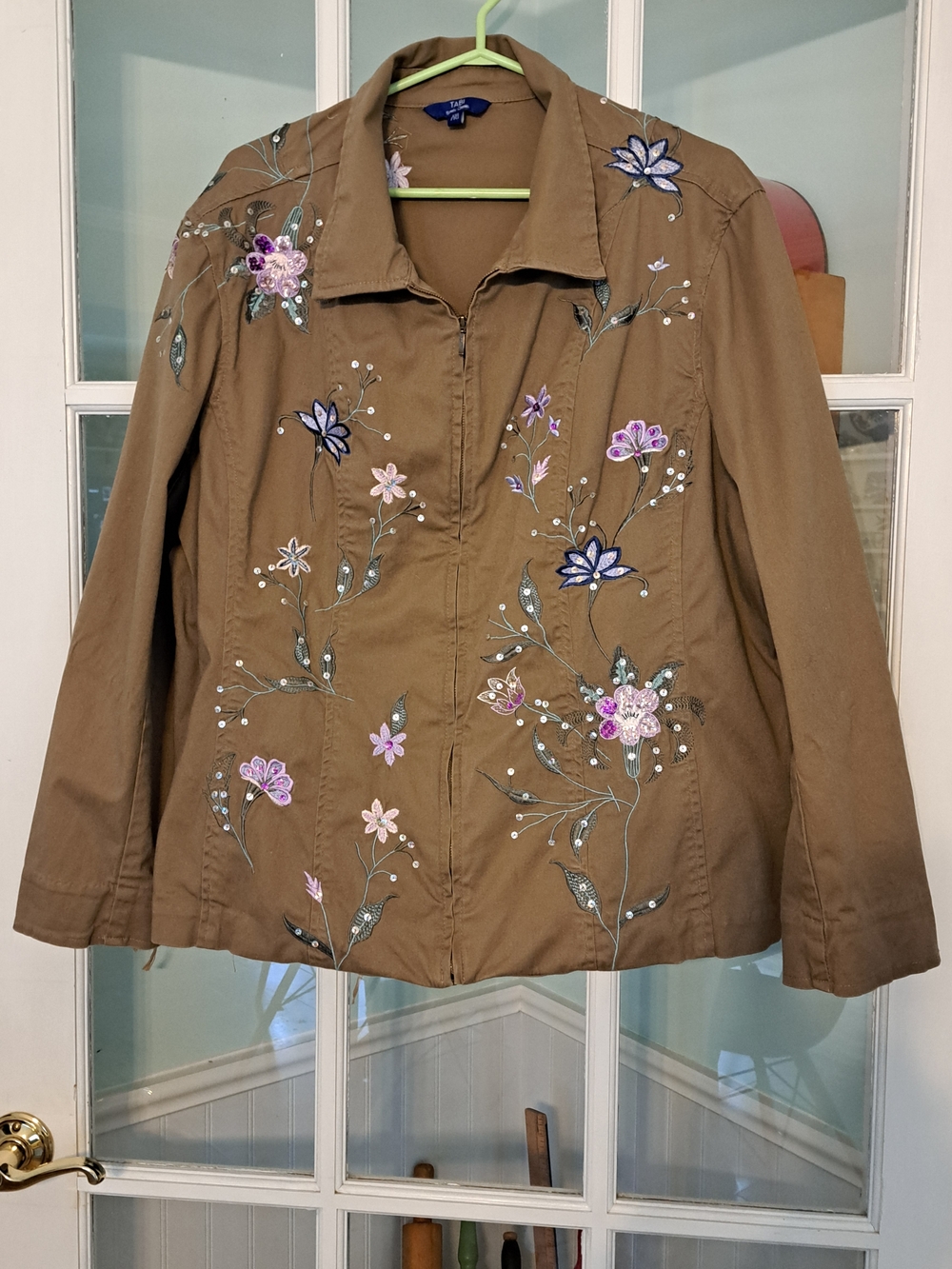 ❤️5/$25❤️Tabi Embroidered Floral Utility Jacket - Taupe